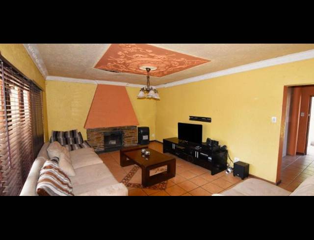 3 BEDROOM HOUSE FOR SALE IN ELSPARK